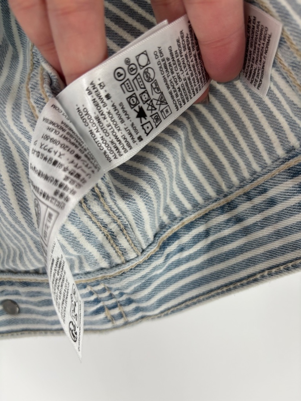 Levi’s small pinstripe railroad vest denim jean - Picture 3 of 4